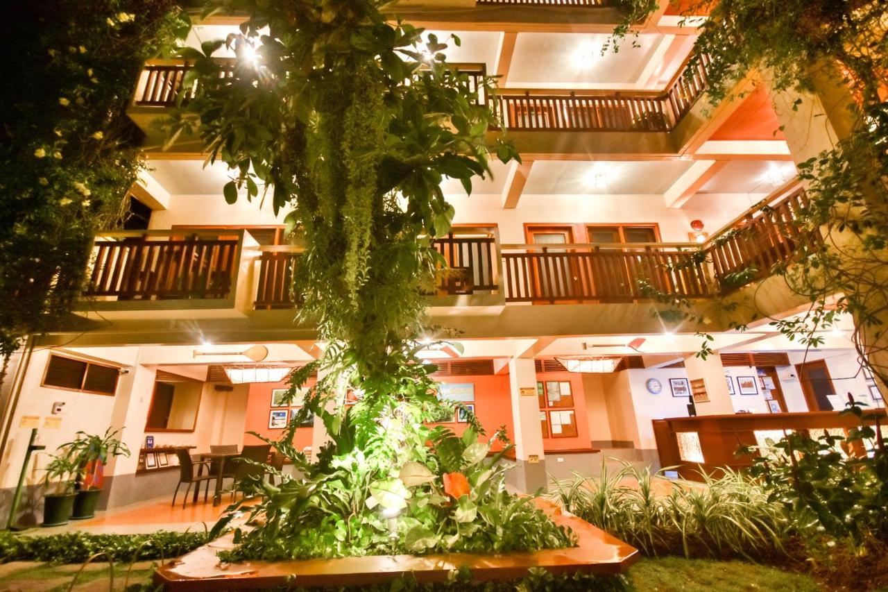 Agos Boracay Rooms + Beds Balabag  Экстерьер фото